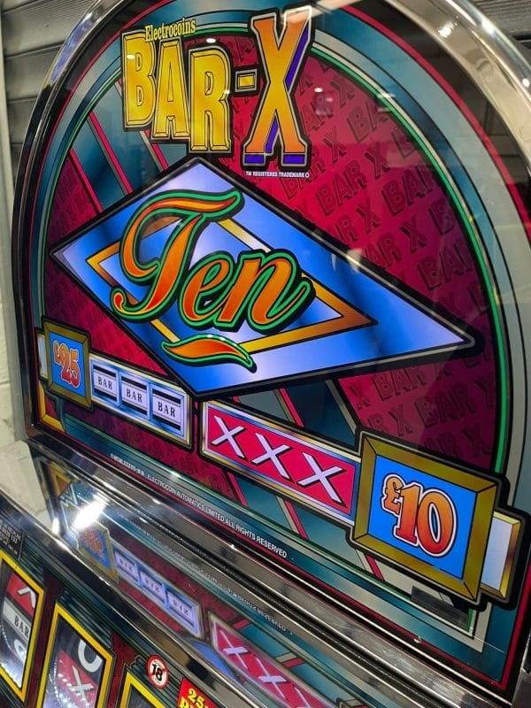 Bar X Ten £25 Jackpot Dome Top Arcade/Casino Machine - Image 2