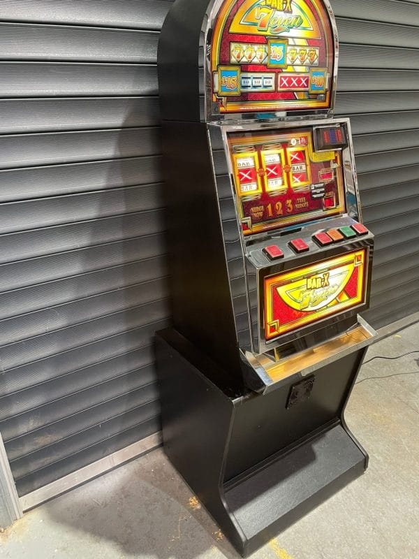 Bar X 7 £100 Jackpot Dome Top Arcade/Casino Machine - Image 3